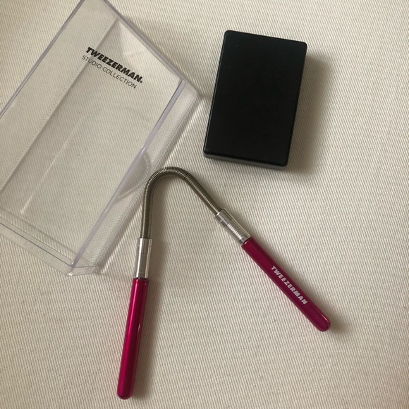 NEW TWEEZERMAN - Smooth Finish Facial Hair Remover - Picture 3 of 8